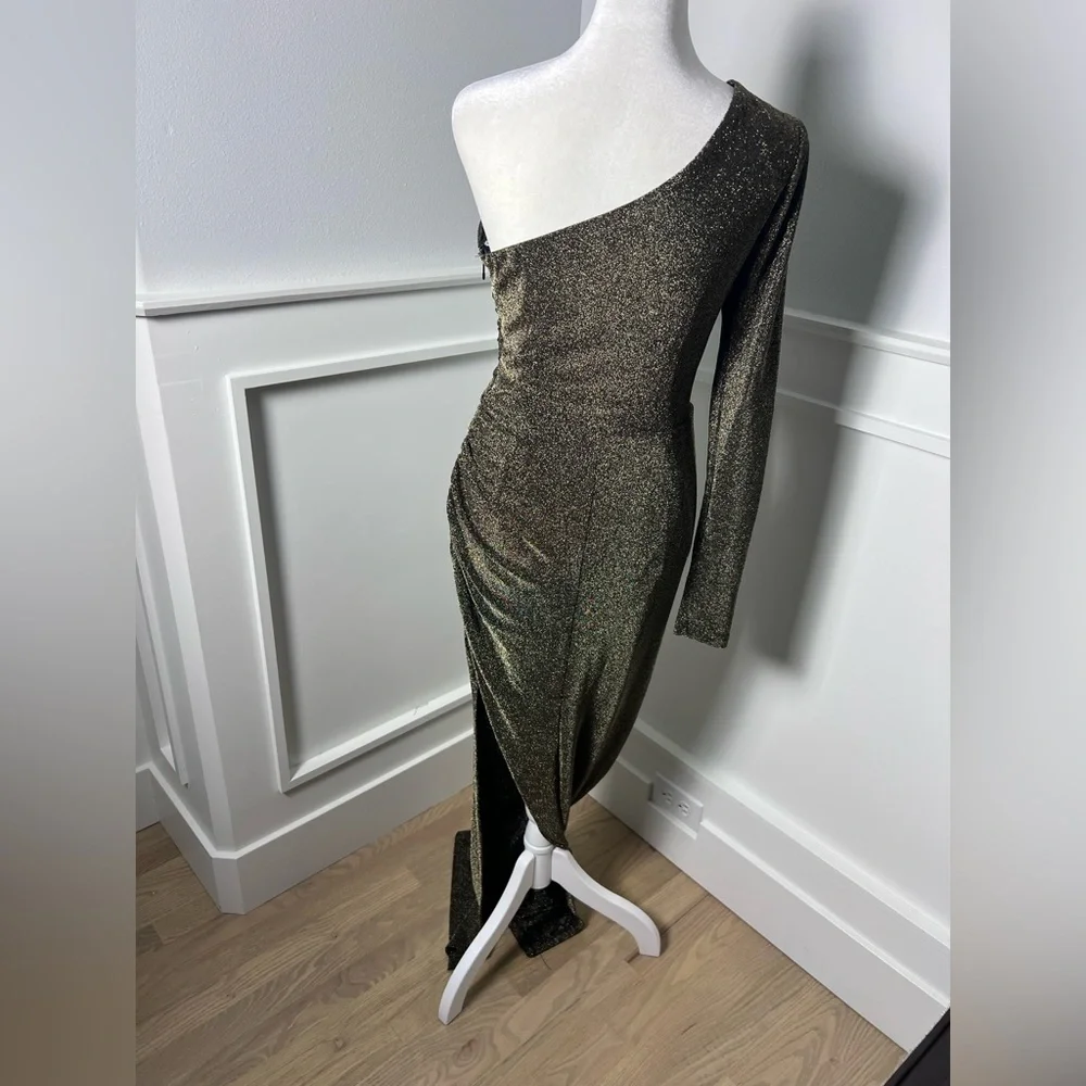 Elegant One-Shoulder  Lulus gold/ black Dress size S - Picture 6 of 10